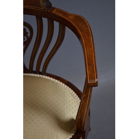 Runder original edwardianischer Mahagoni Stuhl Sheraton Revival antik und massiv 1900