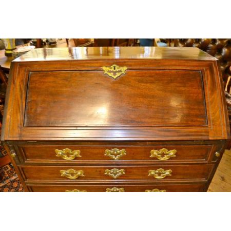 Sekretär aus dem 19. JH in Padoukholz