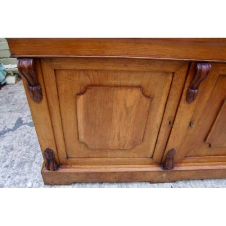 Bücherregal aus dem 19. JH in goldener Eiche.