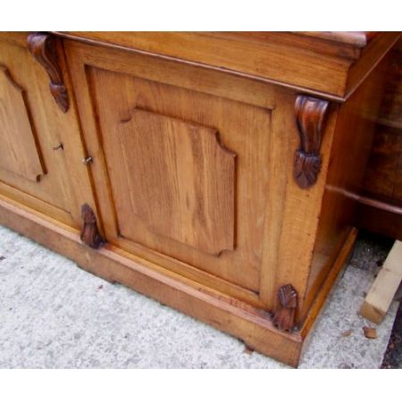 Bücherregal aus dem 19. JH in goldener Eiche.