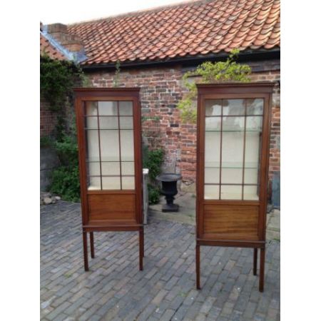  Paar edwardian Intarsien Vitrinen.  ca 1905 Massivholz