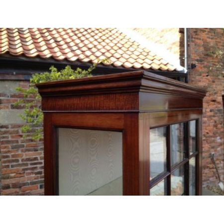  Paar edwardian Intarsien Vitrinen.  ca 1905 Massivholz