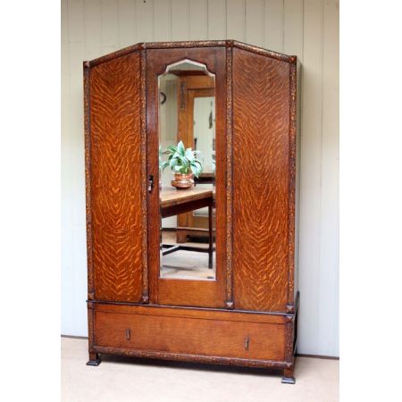 Zwanziger Jahre Eichen Kleiderschrank mit Spiegeltür