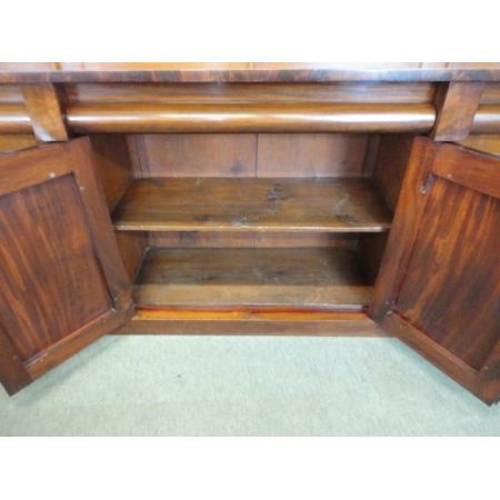 Englischer viktorianischer Breakfront Bücherschrank Massives Mahagoni antik 1850