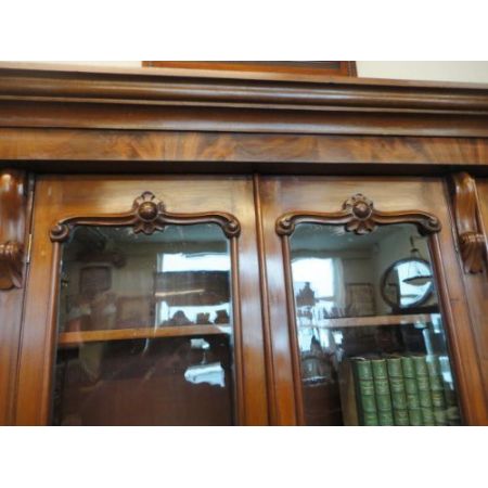 Englischer viktorianischer Breakfront Bücherschrank Massives Mahagoni antik 1850