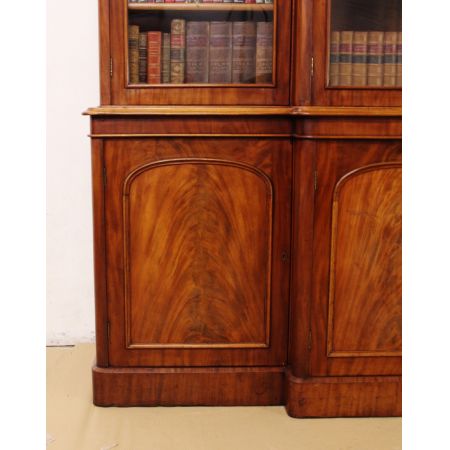 Original viktorianisches Breakfront Mahagoni Bücherregal massiv antik 1850