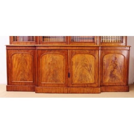 Original viktorianisches Breakfront Mahagoni Bücherregal massiv antik 1850