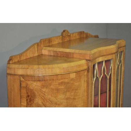 Große original antike Nussbaum Vitrine massiv englisch 1920