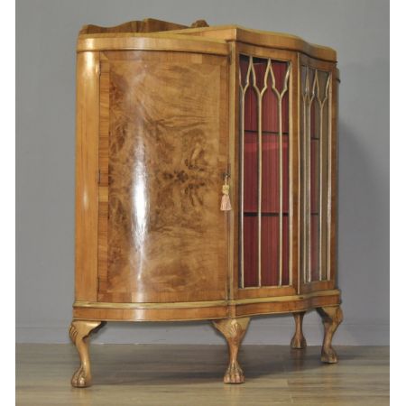 Große original antike Nussbaum Vitrine massiv englisch 1920