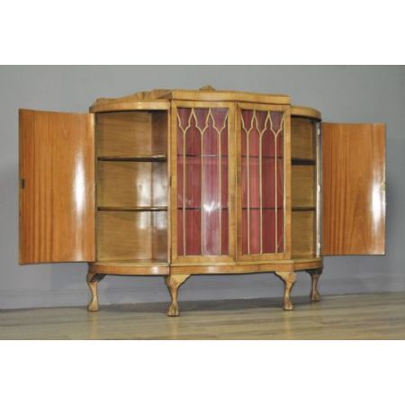 Große original antike Nussbaum Vitrine massiv englisch 1920