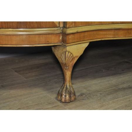 Große original antike Nussbaum Vitrine massiv englisch 1920