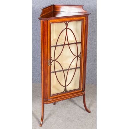 Original edwardianische Sheraton Revival Vitrine Mahagoni Eckschrank 1910
