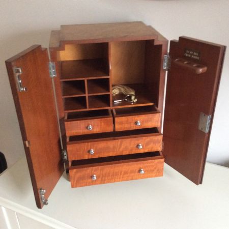 Antikes Art Deco Schmuckschränkchen Schrank Nussbaum Wurzelholz  1920