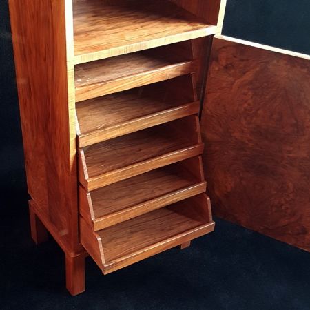 Art Deco Beistelltisch Nussbaum Wurzelholz antik massiv 1930