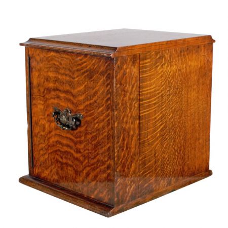 Viktorianischer antiker Sammelschrank Schränkchen Eiche Massiv 1880