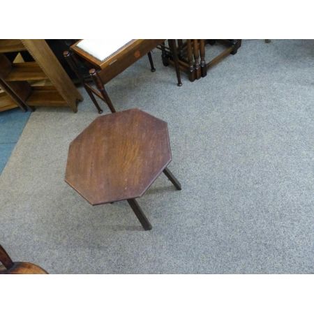 Original antiker Arts and Crafts Beistelltisch aus massiver Eiche 1900