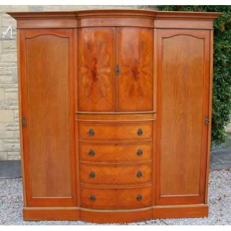 Antiker edwardianischer Maples & Co Kleiderschrank Satinholz massiv 1890