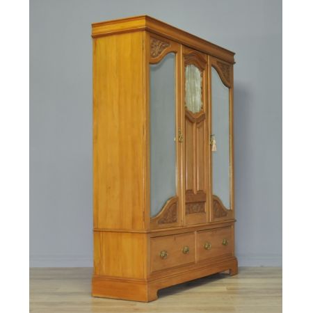 Großer edwardischer Kleiderschrank original antik Nussbaum Massiv 1890