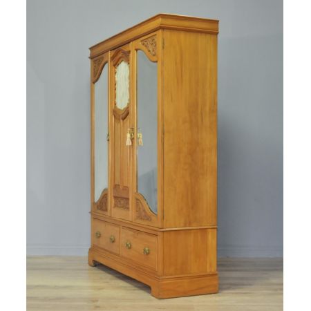 Großer edwardischer Kleiderschrank original antik Nussbaum Massiv 1890
