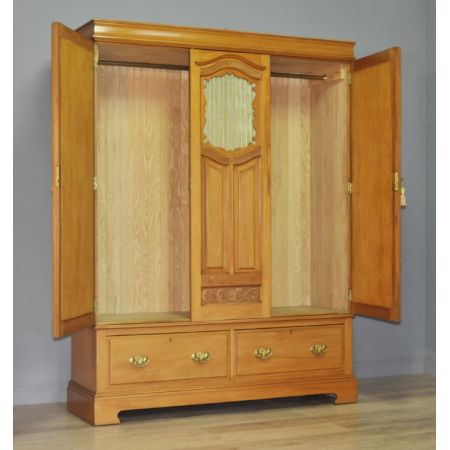 Großer edwardischer Kleiderschrank original antik Nussbaum Massiv 1890