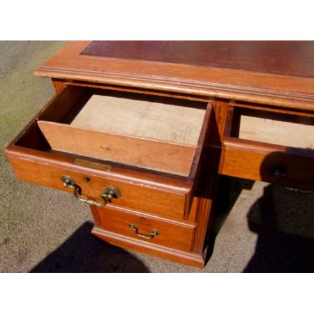 Antiker Mahagoni Schreibtisch Massiv englisch 1850