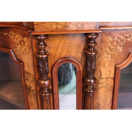 Viktorianisches original antikes Sideboard aus massivem Nussbaum 1860