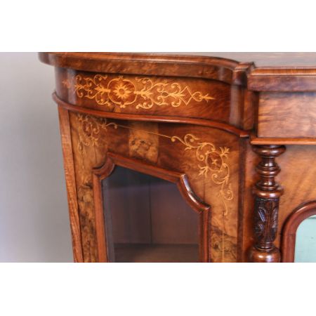 Viktorianisches original antikes Sideboard aus massivem Nussbaum 1860