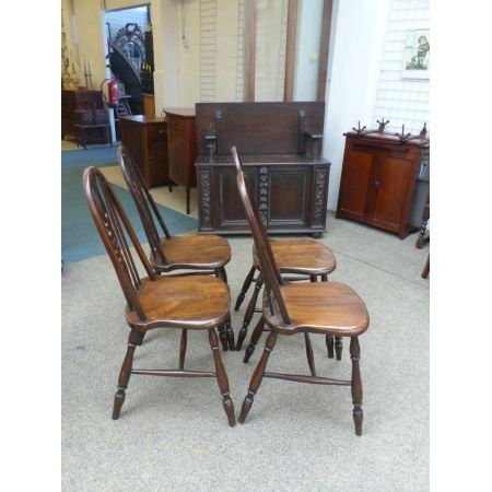 Englischer antiker Satz von 4 massiven Landstühlen 1920