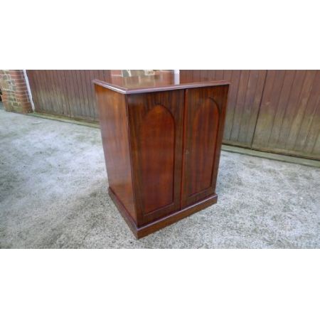 Ein viktorianischer massiver Mahagoni 30 Schubladen Sammlerschrank original antik 1880