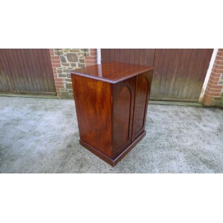 Ein viktorianischer massiver Mahagoni 30 Schubladen Sammlerschrank original antik 1880