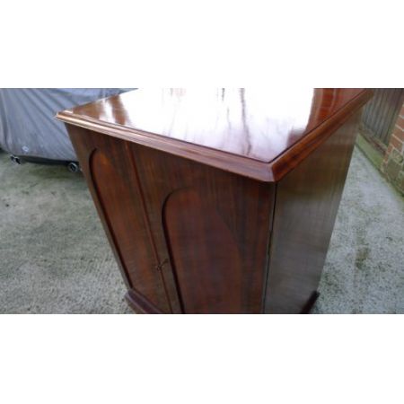 Ein viktorianischer massiver Mahagoni 30 Schubladen Sammlerschrank original antik 1880