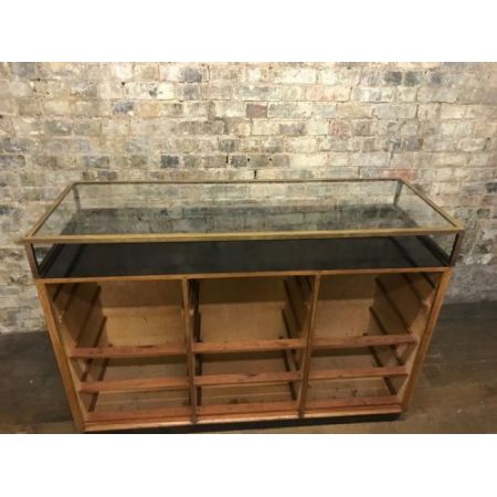 Antike Art Deco Vitrine Schaukasten Nussbaum massiv Messing 1930