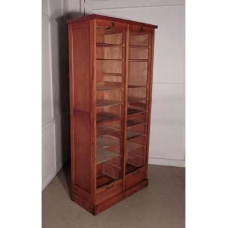 Hoher original antiker Art Deco Aktenschrank Filing Cabinet Eiche massiv 1910