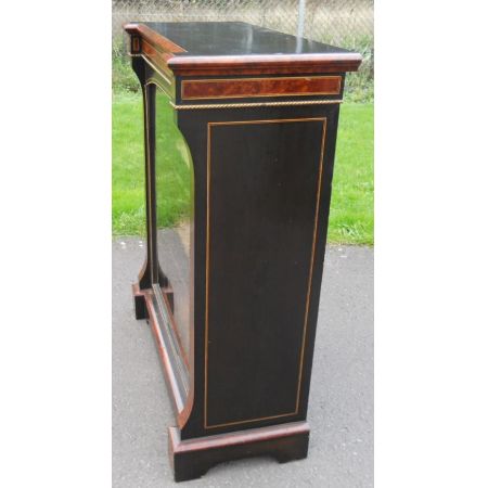 Britische original antike viktorianische ebonisierte Vitrine aus massivem  Ahorn Wurzelholz 1860