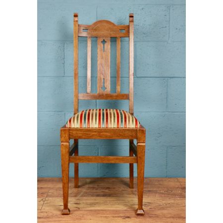 Antikes Set von 4 edwardischen massiven Esszimmerstühlen Stühle Eiche 1900