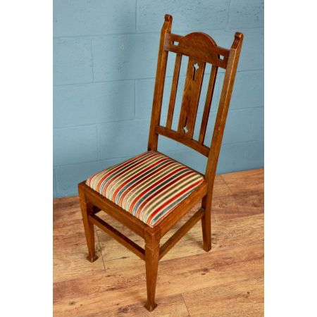 Antikes Set von 4 edwardischen massiven Esszimmerstühlen Stühle Eiche 1900