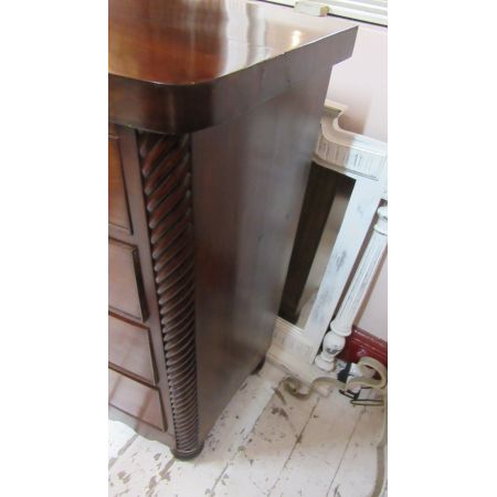 Antike Original Englische Vikotrianische Mahagoni Massivholz Bug Front Kommode 1860