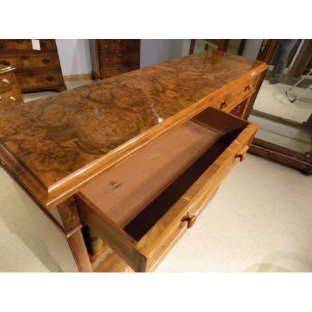 Englisches Antikes Voktorianisches Qualitativ hochwertiges Grat Nussbaum Massivholz offenes Bücherregal 1860-1870