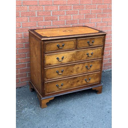 Antike original Englische Kommode im georgischen Design mit Intarsien aus Massivholz 1920