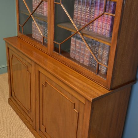 Edwardischer englischer Bücherschrank Nussbaum antik 1890