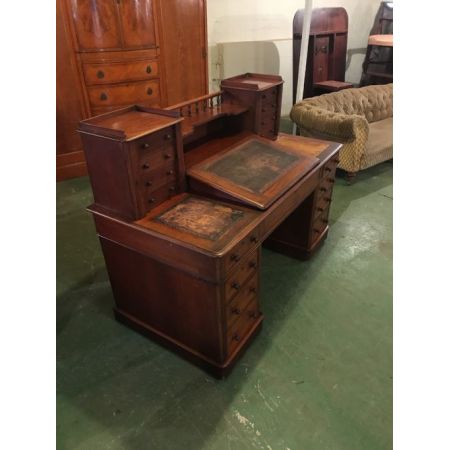 Antiker viktorianischer Mahagoni Pedestal Schreibtisch englisch 1850