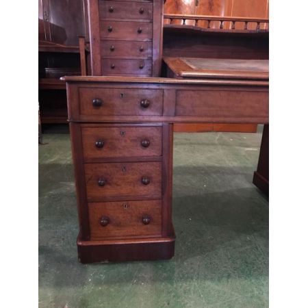 Antiker viktorianischer Mahagoni Pedestal Schreibtisch englisch 1850