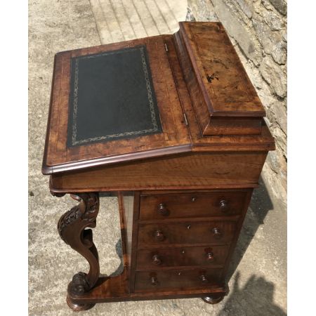 Antiker viktorianischer Grat Nussbaum Davenport Sekretär aus der Mitte des 19. JH.