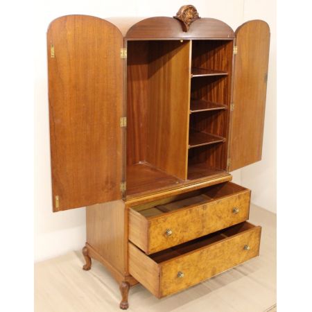 Original Nussbaum Wurzelholz Kleiderschrank Linen Press englisch 1930