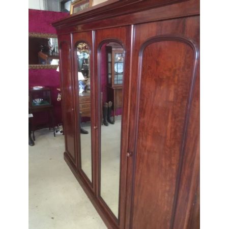 Großer original antiker Mahagoni Kleiderschrank englisch 1850