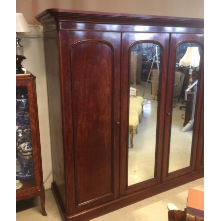 Großer original antiker Mahagoni Kleiderschrank englisch 1850