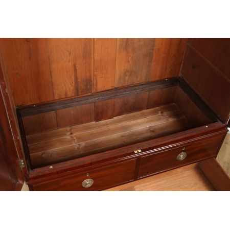 Georgianischer Linen Press Kleiderschrank Mahagoni englisch 1810