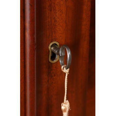 Georgianischer Linen Press Kleiderschrank Mahagoni englisch 1810