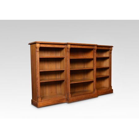 Gotischer original antiker Breakfront Bücherschrank englisch 1840