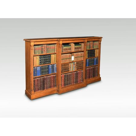 Gotischer original antiker Breakfront Bücherschrank englisch 1840